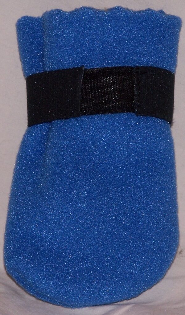 Foam mitt for cleaning purposes